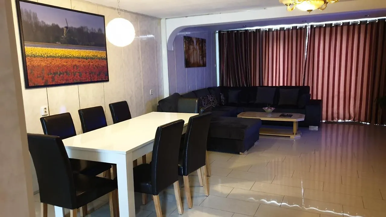 Sewdien's Apartment Beverwaard Rotterdam