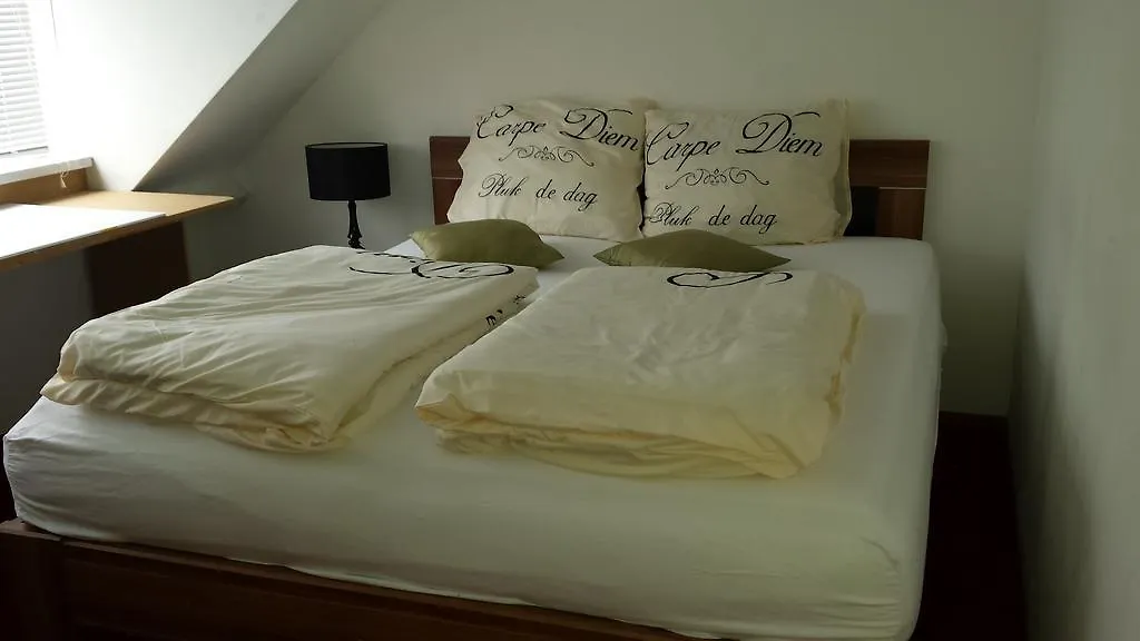 Sewdien'S Apartment Beverwaard 로테르담